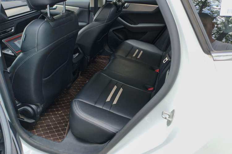Used BYD Qin Pro 2020 Beyond Edition 1.5TI Automatic Prestige Version Interior 4