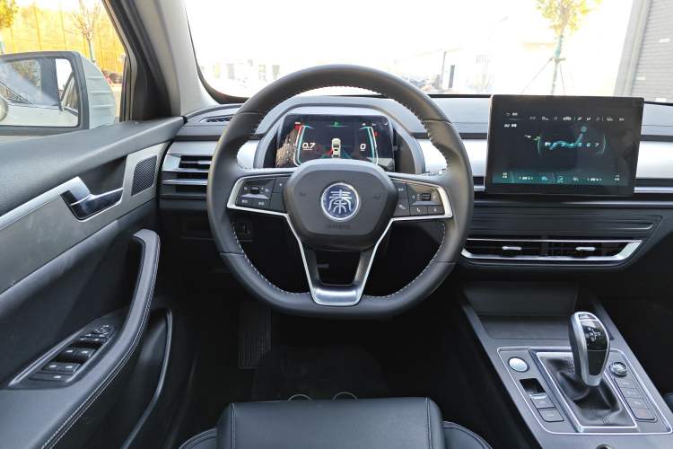 Used BYD Qin Pro 2020 Beyond Edition 1.5TI Automatic Flagship Version Interior 6