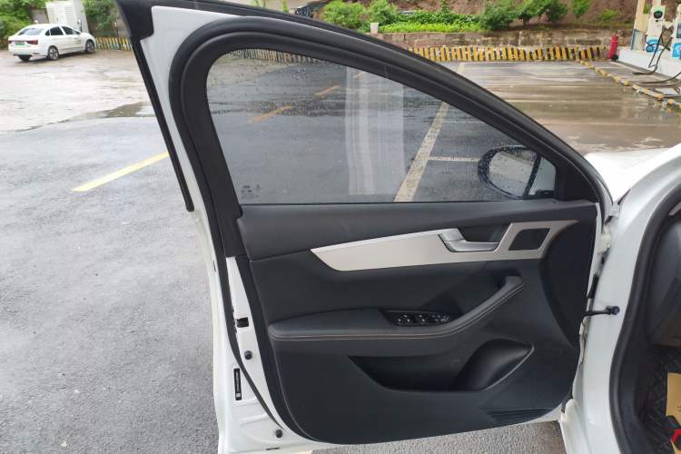 Used BYD Qin Pro 2020 Beyond Edition 1.5TI Automatic Prestige Version Left Front Door Interior