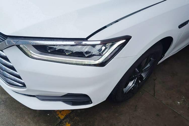 Used BYD Qin Pro 2020 Beyond Edition 1.5TI Manual Luxury Version Left Front Headlight