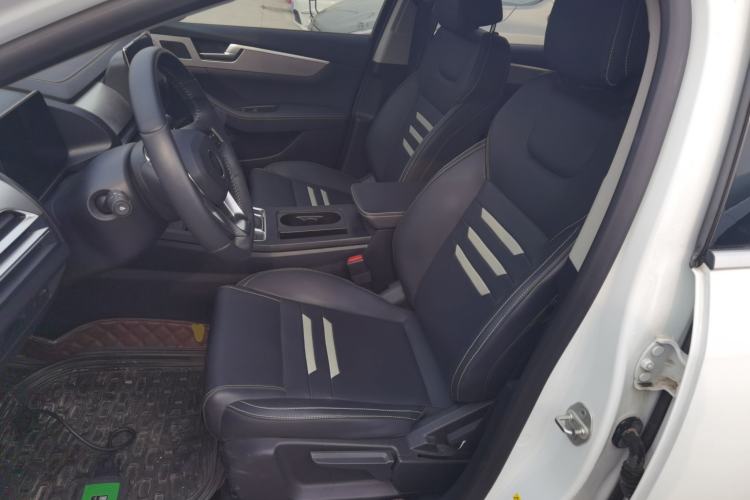 Used BYD Qin Pro 2020 Beyond Edition 1.5TI Automatic Prestige Version Left Front Seat