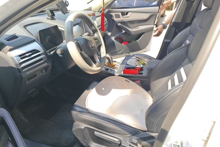 Used BYD Qin Pro 2020 Beyond Edition 1.5TI Automatic Prestige Version Left Front Seat