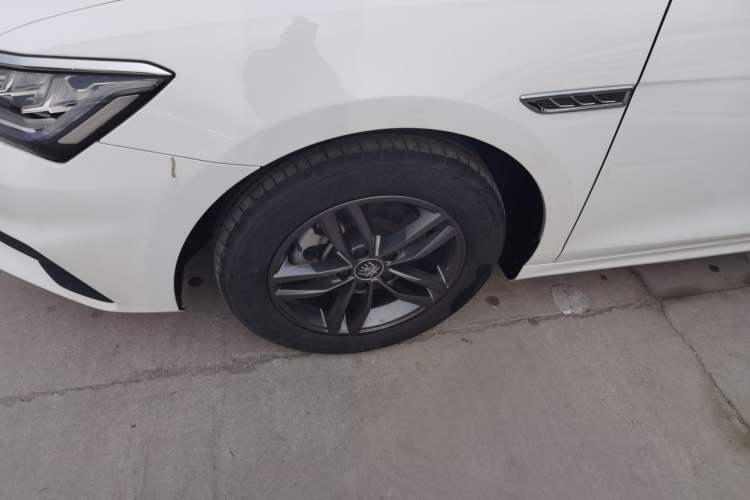 Used BYD Qin Pro 2020 Beyond Edition 1.5TI Automatic Prestige Version Left Front Wheel Hub