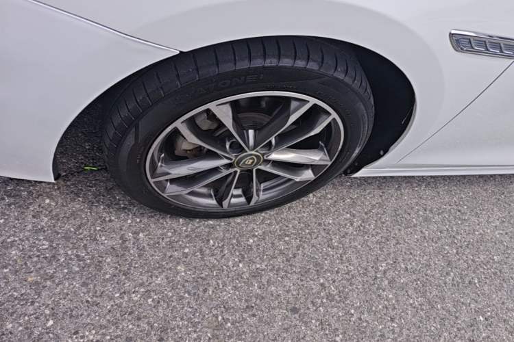Used BYD Qin Pro 2020 Beyond Edition 1.5TI Automatic Flagship Version Left Front Wheel Hub