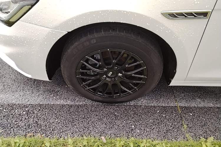 Used BYD Qin Pro 2020 Beyond Edition 1.5TI Automatic Prestige Version Left Front Wheel Hub