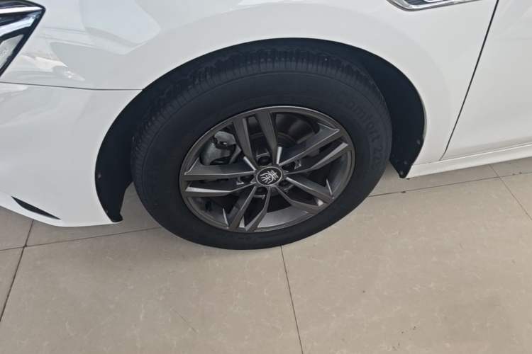 Used BYD Qin Pro 2020 Beyond Edition 1.5TI Manual Luxury Version Left Front Wheel Hub