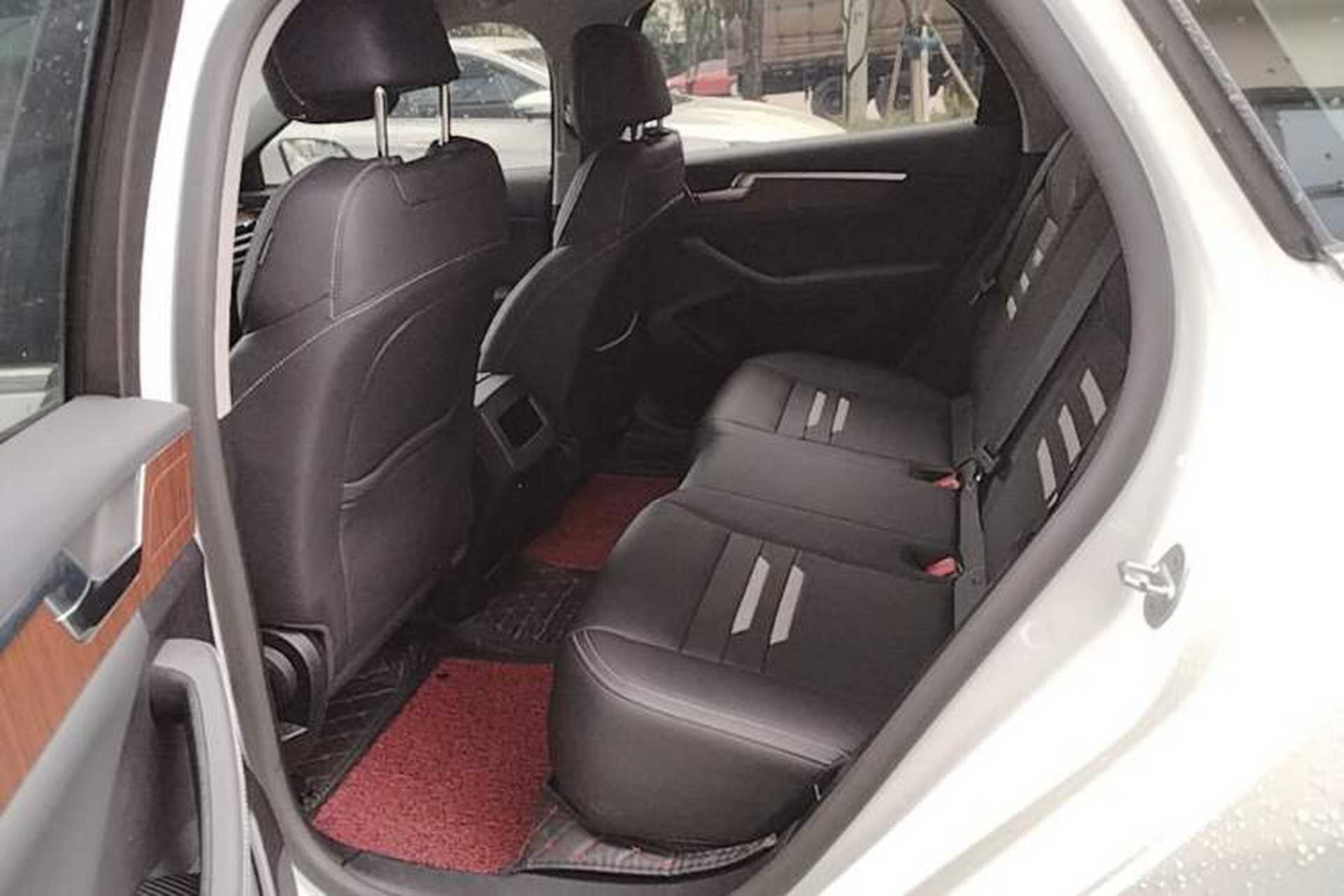 Used BYD Qin Pro 2020 Beyond Edition 1.5TI Automatic Prestige Version Left Rear Seat