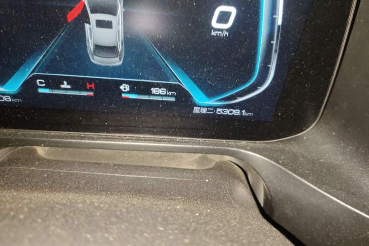 Used BYD Qin Pro 2020 Beyond Edition 1.5TI Manual Luxury Version Odometer Close Up