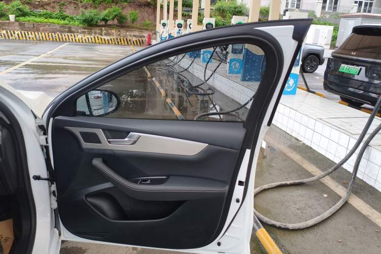 Used BYD Qin Pro 2020 Beyond Edition 1.5TI Automatic Prestige Version Right Front Door Interior