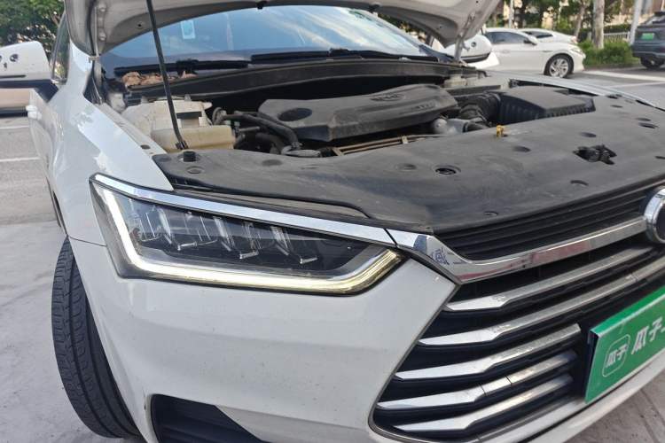 Used BYD Qin Pro 2020 Beyond Edition 1.5TI Automatic Flagship Version Right Front Headlight