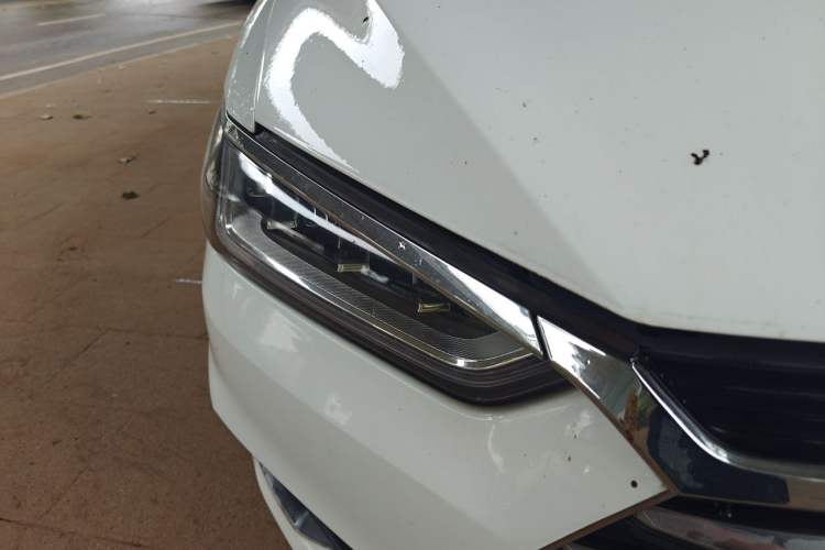 Used BYD Qin Pro 2020 Beyond Edition 1.5TI Automatic Prestige Version Right Front Headlight