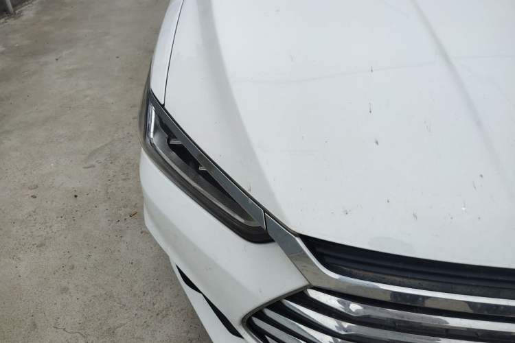Used BYD Qin Pro 2020 Beyond Edition 1.5TI Automatic Flagship Version Right Front Headlight