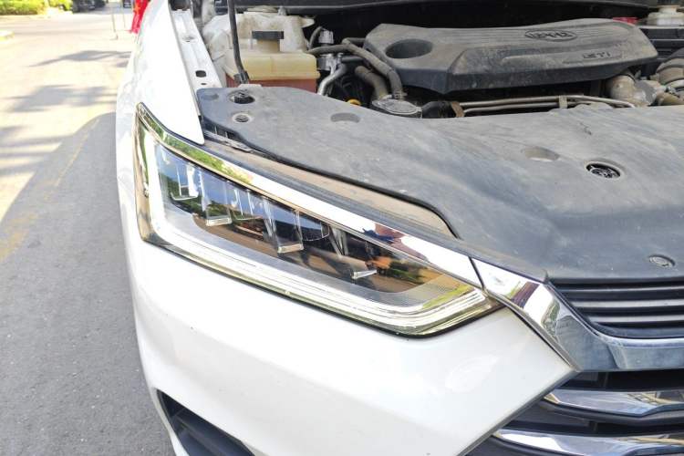 Used BYD Qin Pro 2020 Beyond Edition 1.5TI Automatic Prestige Version Right Front Headlight