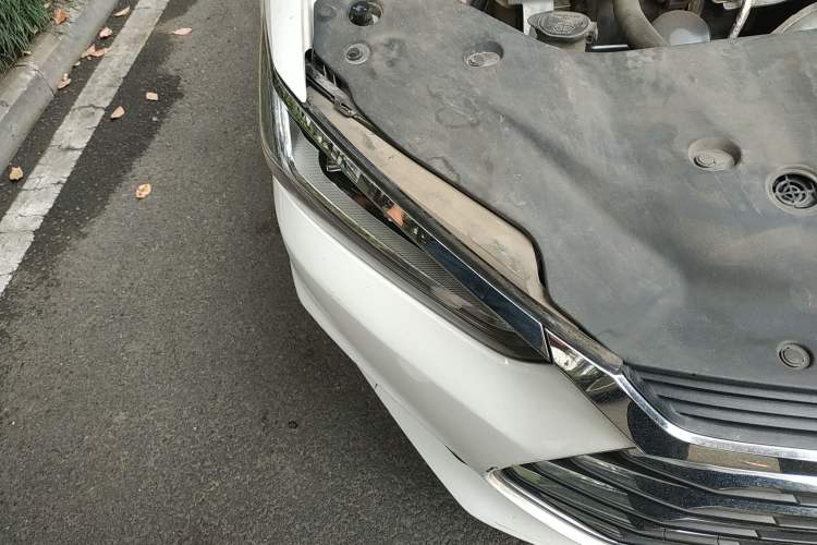 Used BYD Qin Pro 2020 Beyond Edition 1.5TI Manual Luxury Version Right Front Headlight