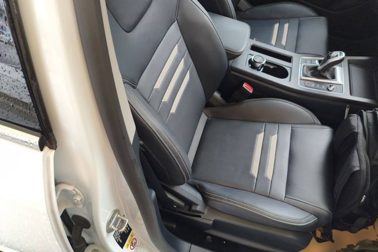 Used BYD Qin Pro 2020 Beyond Edition 1.5TI Automatic Prestige Version Right Front Seat