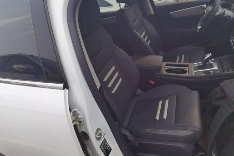 Used BYD Qin Pro 2020 Beyond Edition 1.5TI Automatic Prestige Version Right Front Seat