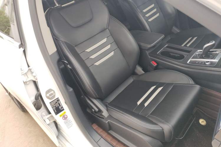 Used BYD Qin Pro 2020 Beyond Edition 1.5TI Automatic Flagship Version Right Front Seat