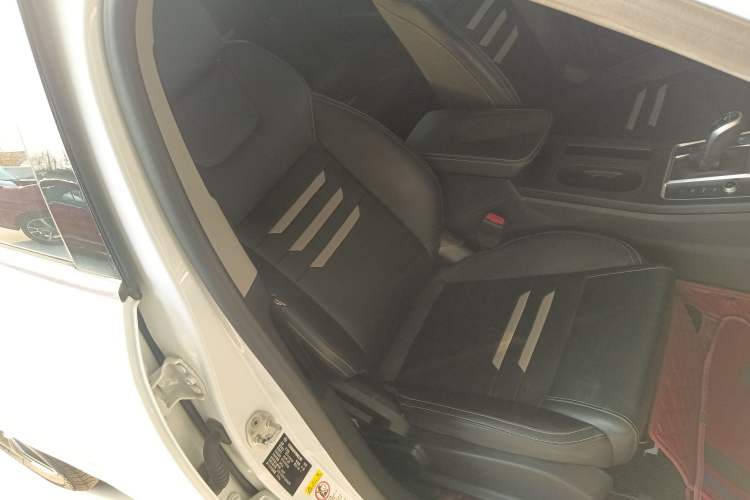 Used BYD Qin Pro 2020 Beyond Edition 1.5TI Automatic Prestige Version Right Front Seat