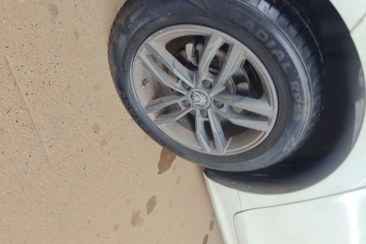 Used BYD Qin Pro 2020 Beyond Edition 1.5TI Automatic Prestige Version Right Front Wheel Hub