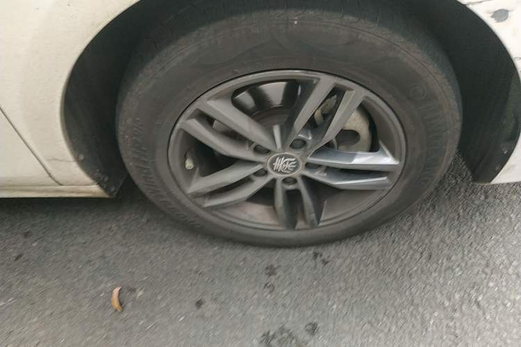 Used BYD Qin Pro 2020 Beyond Edition 1.5TI Manual Luxury Version Right Front Wheel Hub