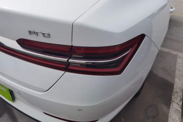 Used BYD Qin Pro 2020 Beyond Edition 1.5TI Automatic Prestige Version Right Rear Taillight