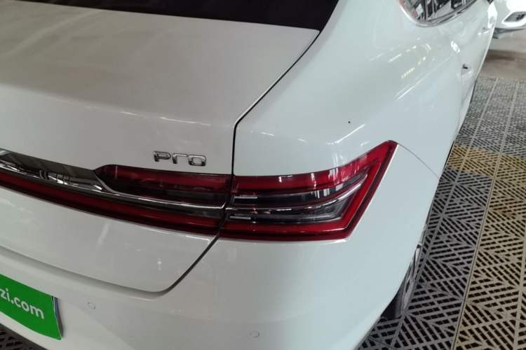 Used BYD Qin Pro 2020 Beyond Edition 1.5TI Automatic Flagship Version Right Rear Taillight