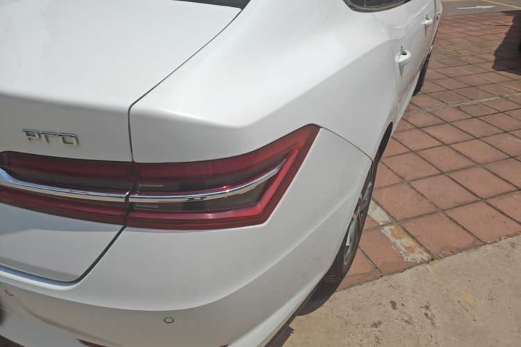 Used BYD Qin Pro 2020 Beyond Edition 1.5TI Automatic Flagship Version Right Rear Taillight