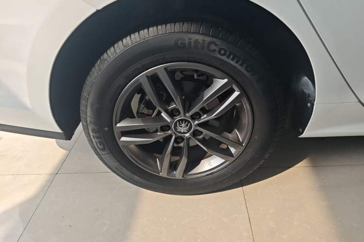 Used BYD Qin Pro 2020 Beyond Edition 1.5TI Manual Luxury Version Right Rear Wheel Hub