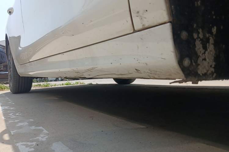 Used BYD Qin Pro 2020 Beyond Edition 1.5TI Automatic Prestige Version Right Side Sill