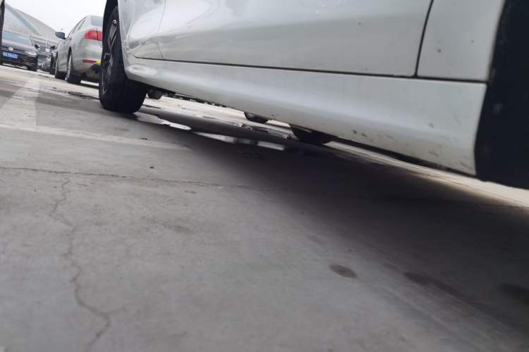 Used BYD Qin Pro 2020 Beyond Edition 1.5TI Automatic Prestige Version Right Side Sill