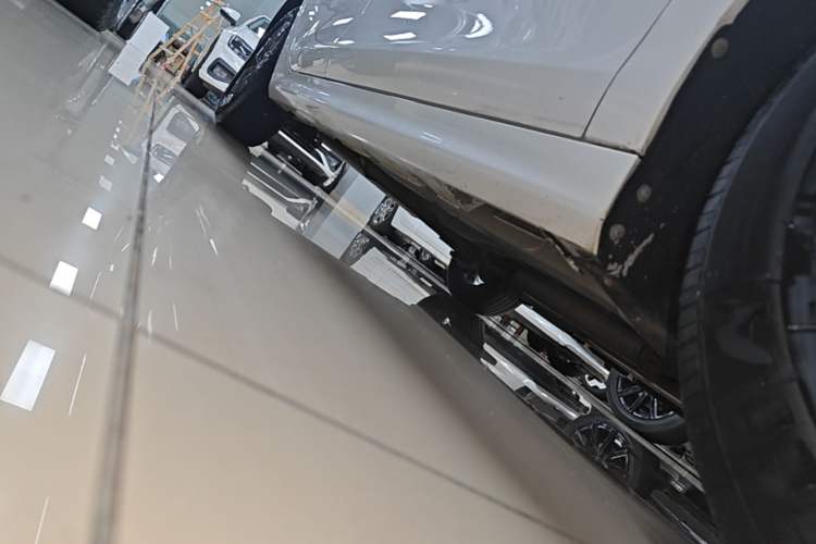 Used BYD Qin Pro 2020 Beyond Edition 1.5TI Automatic Prestige Version Right Side Sill