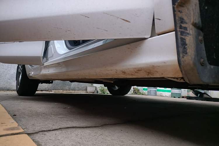 Used BYD Qin Pro 2020 Beyond Edition 1.5TI Automatic Prestige Version Right Side Sill