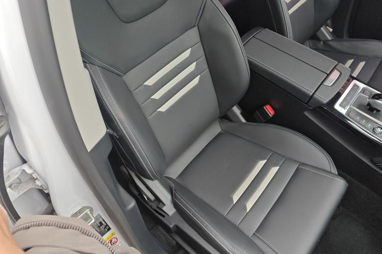Used BYD Qin Pro New Energy 2019 EV Super Edition High-Power Smart Connect & Premium Model Right Front Seat