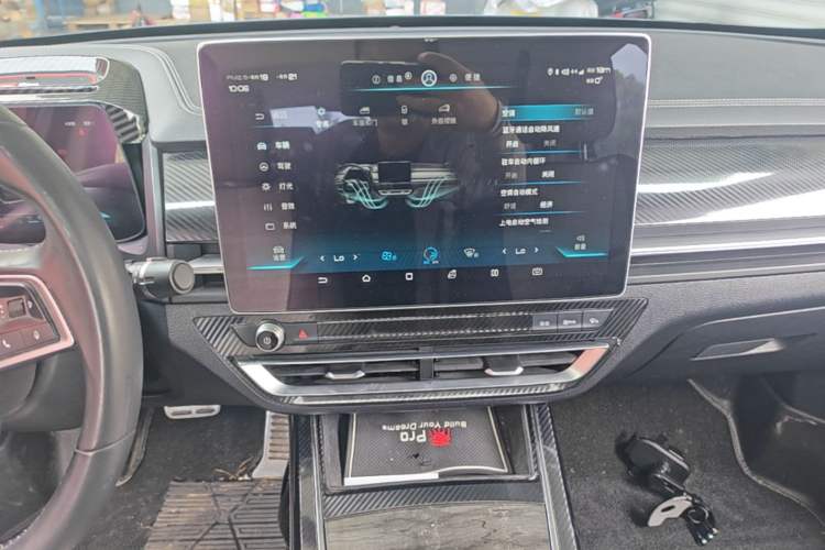 Used BYD Qin Pro New Energy 2018 DM 1.5TI Automatic Smart Connect Elite Model Audio And AC Panel