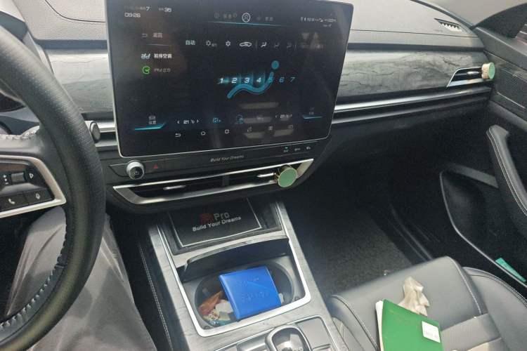 Used BYD Qin Pro New Energy 2018 DM 1.5TI Automatic Smart Connect Elite Model Audio And AC Panel