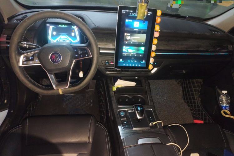 Used BYD Qin Pro New Energy 2018 DM 1.5TI Automatic Smart Connect Elite Model Center Console