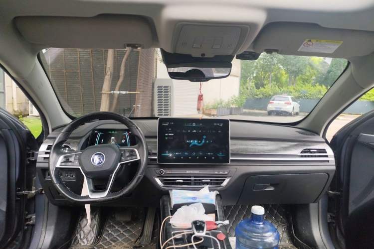 Used BYD Qin Pro New Energy 2018 DM 1.5TI Automatic Smart Connect Elite Model Center Console