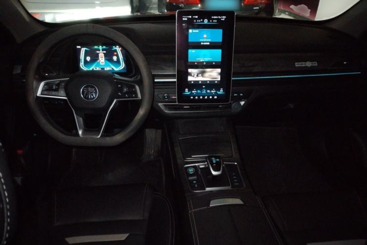 Used BYD Qin Pro New Energy 2018 DM 1.5TI Automatic Smart Connect Elite Model Center Console