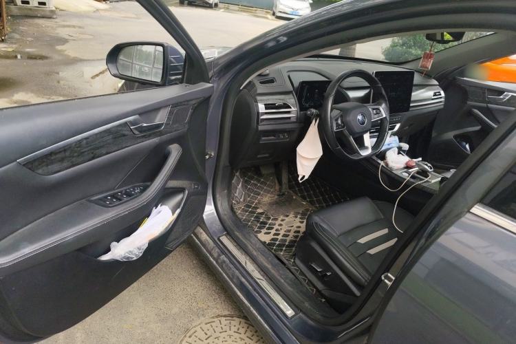 Used BYD Qin Pro New Energy 2018 DM 1.5TI Automatic Smart Connect Elite Model Driver Seat