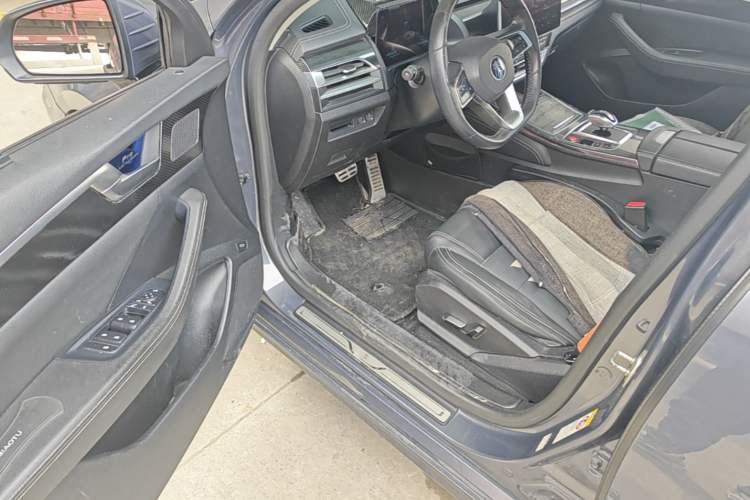 Used BYD Qin Pro New Energy 2018 DM 1.5TI Automatic Smart Connect Elite Model Driver Seat