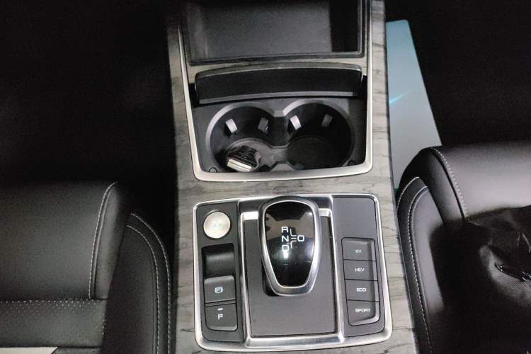 Used BYD Qin Pro New Energy 2018 DM 1.5TI Automatic Smart Connect Elite Model Gear Lever