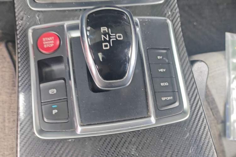 Used BYD Qin Pro New Energy 2018 DM 1.5TI Automatic Smart Connect Elite Model Gear Lever