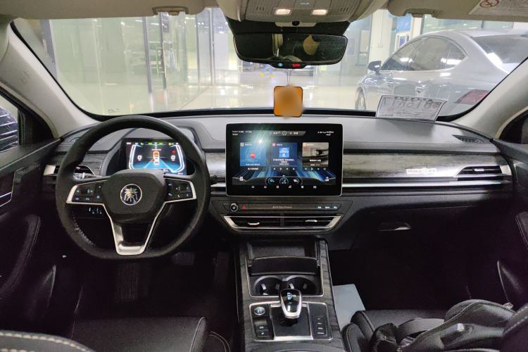 Used BYD Qin Pro New Energy 2018 DM 1.5TI Automatic Smart Connect Elite Model Interior 2
