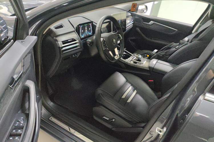 Used BYD Qin Pro New Energy 2018 DM 1.5TI Automatic Smart Connect Elite Model Interior 3