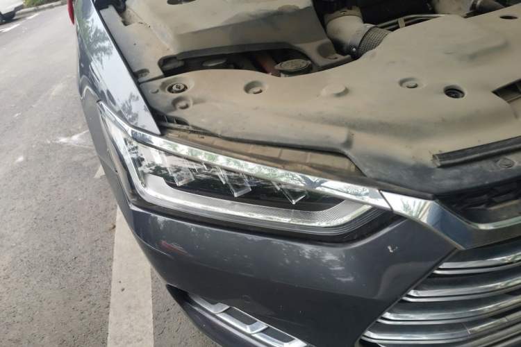 Used BYD Qin Pro New Energy 2018 DM 1.5TI Automatic Smart Connect Elite Model Right Front Headlight