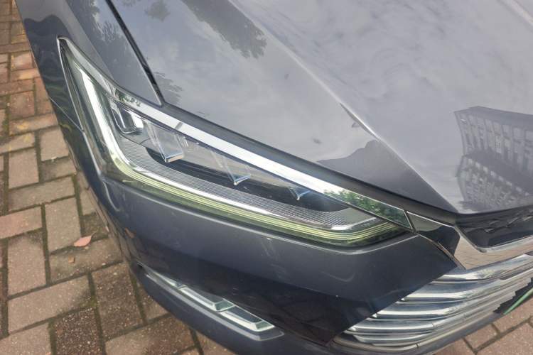 Used BYD Qin Pro New Energy 2018 DM 1.5TI Automatic Smart Connect Elite Model Right Front Headlight
