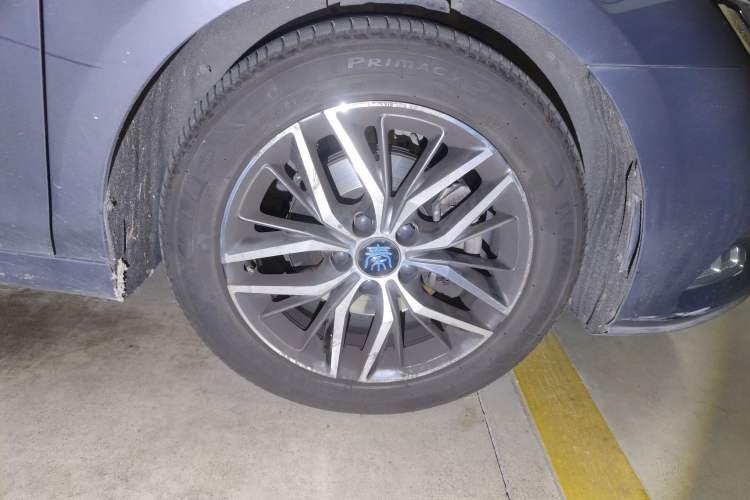 Used BYD Qin Pro New Energy 2018 DM 1.5TI Automatic Smart Connect Elite Model Right Front Wheel Hub