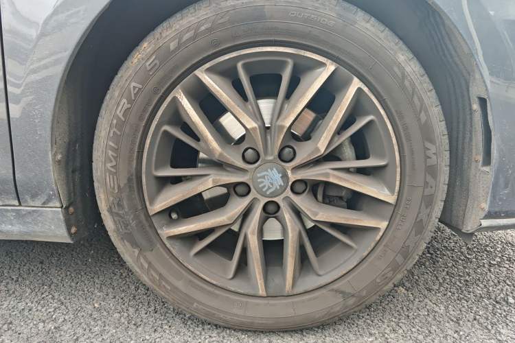 Used BYD Qin Pro New Energy 2018 EV500 Smart Connect Elite Model Right Front Wheel Hub
