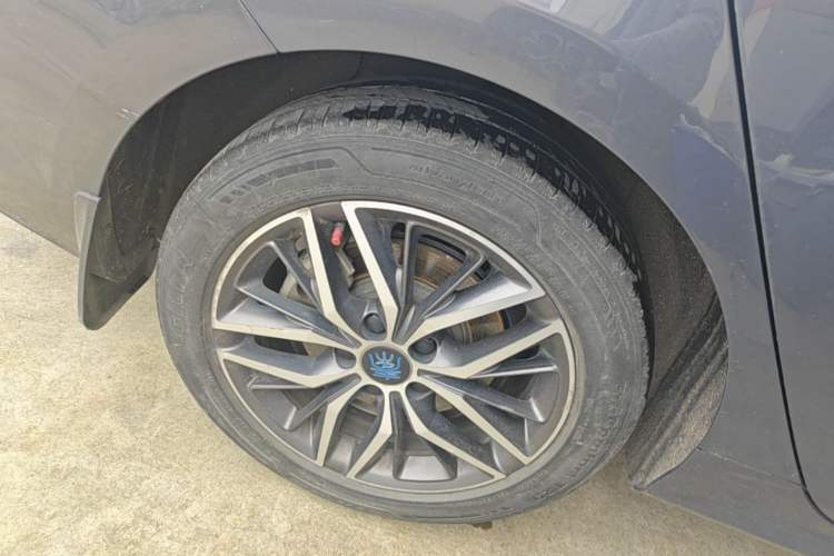 Used BYD Qin Pro New Energy 2018 DM 1.5TI Automatic Smart Connect Elite Model Right Rear Wheel Hub