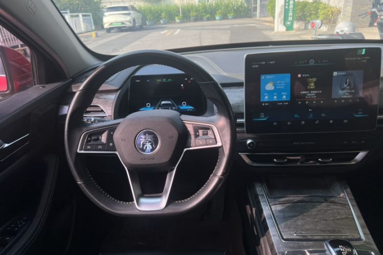 Used BYD Qin Pro New Energy 2018 DM 1.5TI Automatic Smart Connect Elite Model Audio And AC Panel